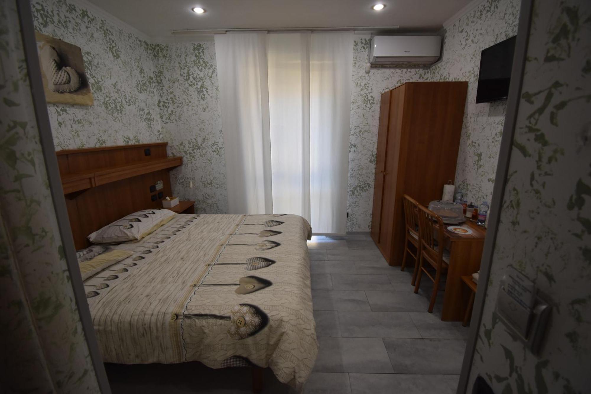 Vichyenichy Hotel Morena Bilik gambar