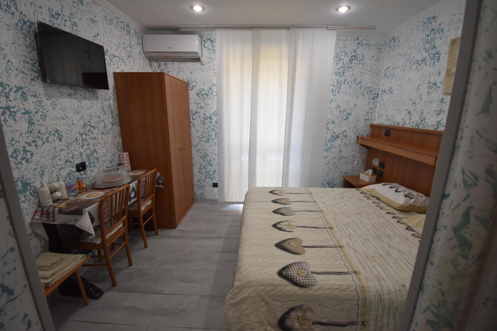 Vichyenichy Hotel Morena Bilik gambar