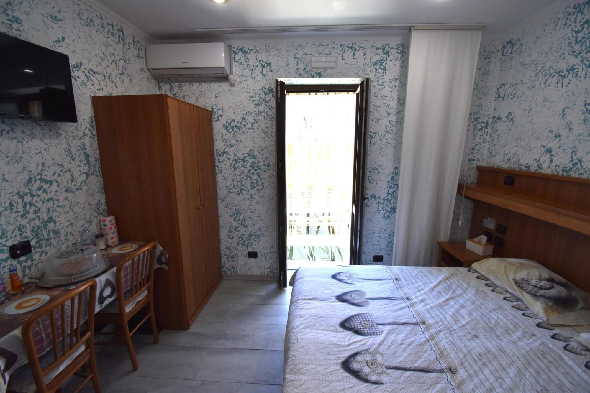 Vichyenichy Hotel Morena Bilik gambar